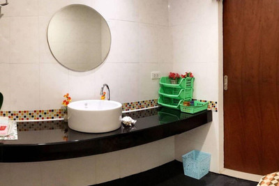 او وای او 1150 ساواسدی اورنج پوکت گست هاوس
