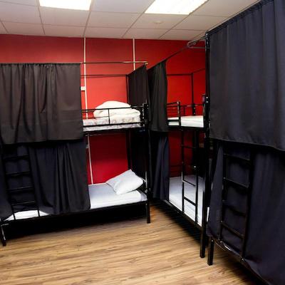 فورتونا این هاستل