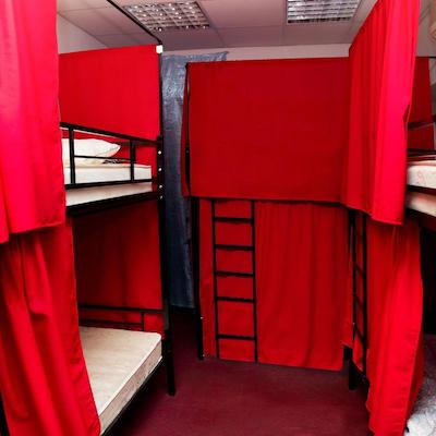 فورتونا این هاستل