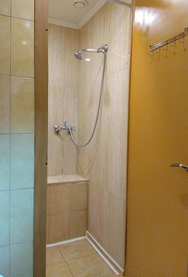 فورتونا این هاستل