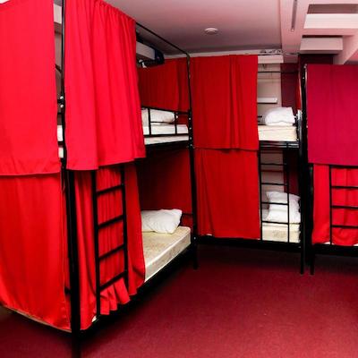 فورتونا این هاستل