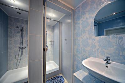 هتل پترووکا 17