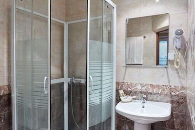 هتل بونجور بوتوو