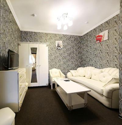 هتل لایت بارویخینسکایا