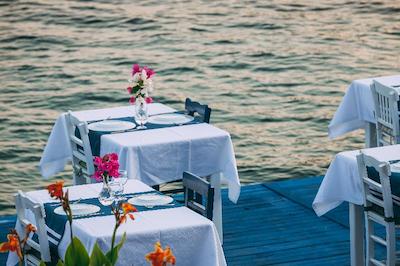 آنفورا اوتل