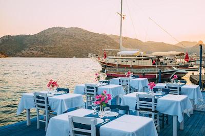 آنفورا اوتل