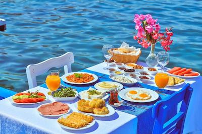 آنفورا اوتل