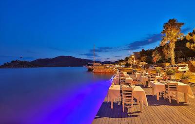 آنفورا اوتل