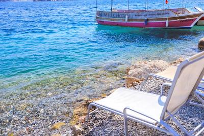 آنفورا اوتل