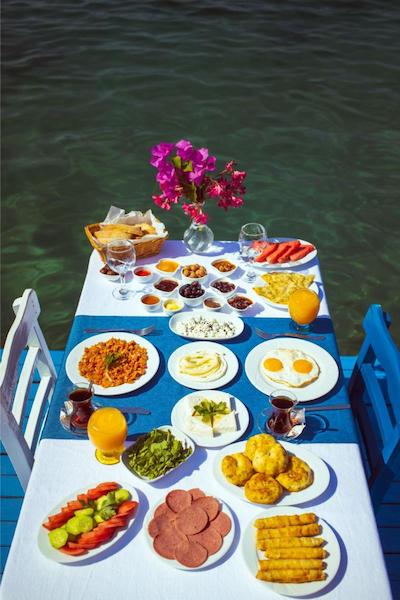 آنفورا اوتل