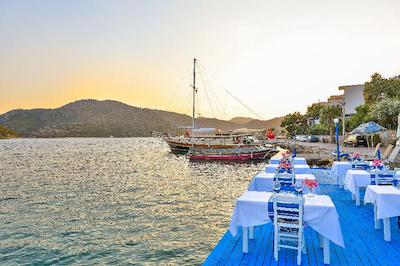 آنفورا اوتل