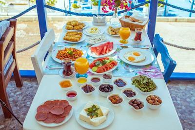 آنفورا اوتل