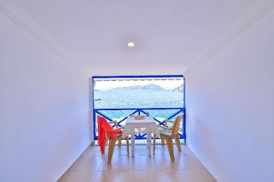 آنفورا اوتل