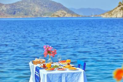 آنفورا اوتل