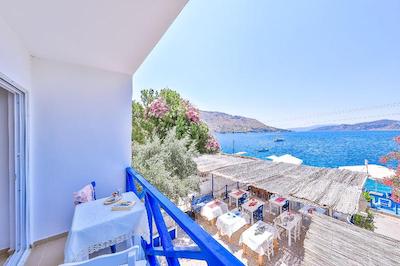 آنفورا اوتل