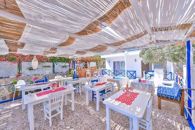 آنفورا اوتل