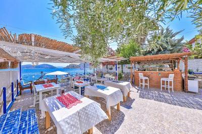 آنفورا اوتل