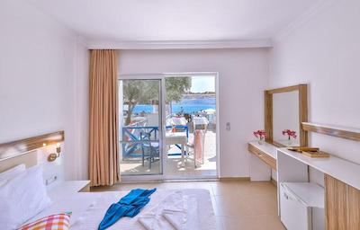 آنفورا اوتل