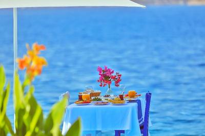 آنفورا اوتل