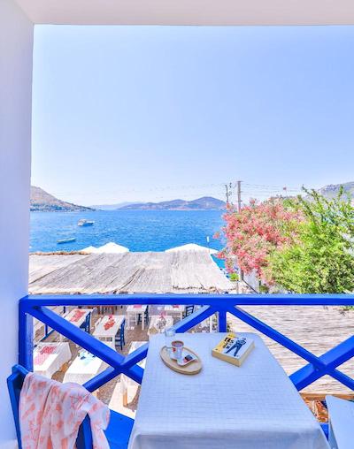 آنفورا اوتل