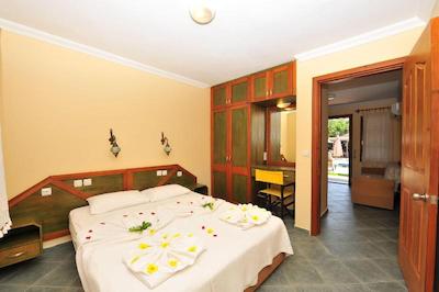 گرنادین لاج