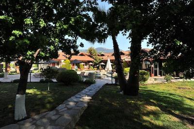 گرنادین لاج