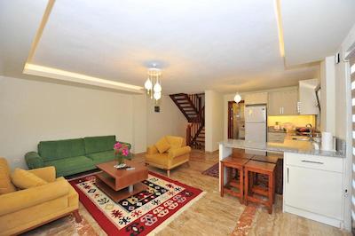 گرنادین لاج