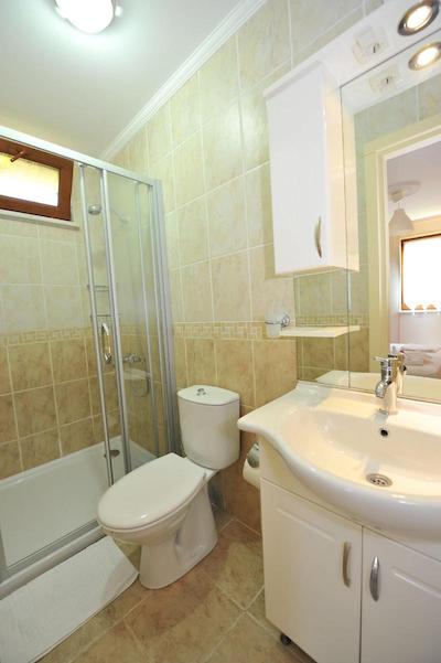 گرنادین لاج