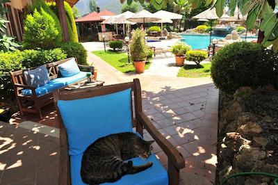 گرنادین لاج