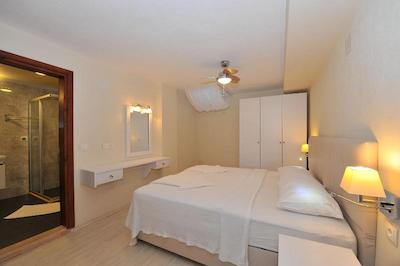 گرنادین لاج