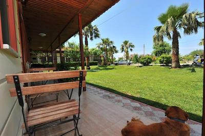 گرنادین لاج