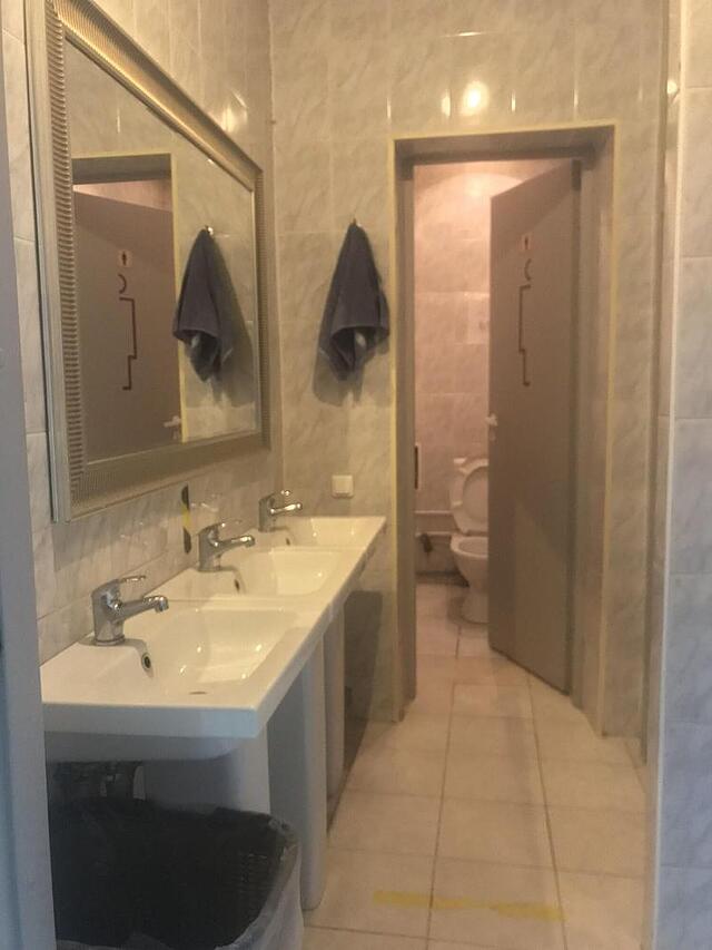 یام یام هاستل