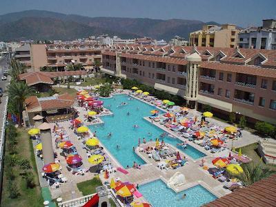 مید پوینت کلاب اند سوئیتز