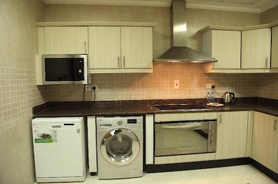 مانگوم هتل اند سویتز وست بی