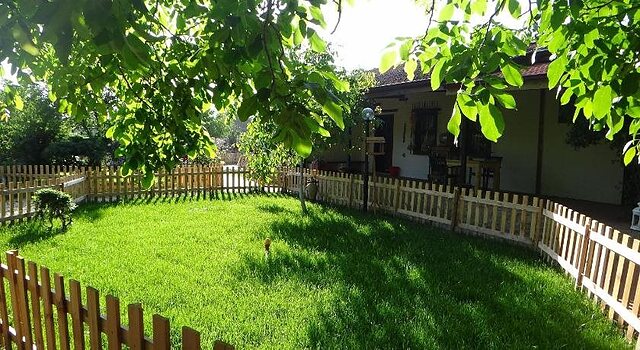 ایفسوس لاج