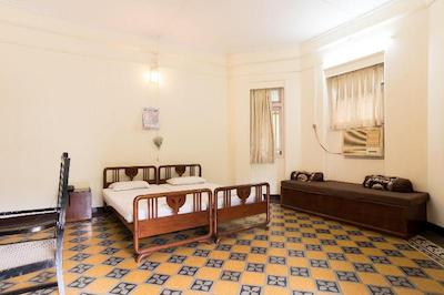 بنتلی ز هتل کلابا