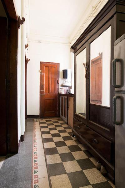 بنتلی ز هتل کلابا