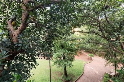 بنتلی ز هتل کلابا