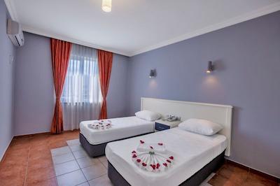 رویالیسا هتل