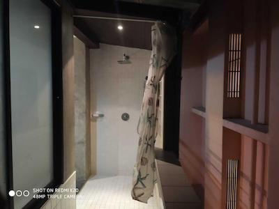 آمارین رزیدنس پاتونگ