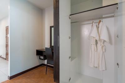 آمارین رزیدنس پاتونگ