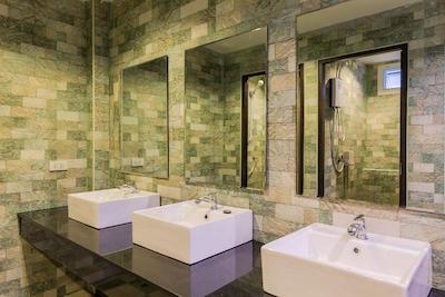 بیچ پکرز هاستل