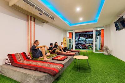 بیچ پکرز هاستل