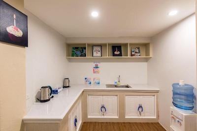 بیچ پکرز هاستل