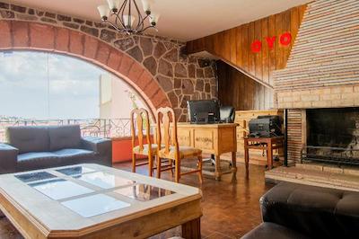 او وای او هتل کازا دل گوبرنادور