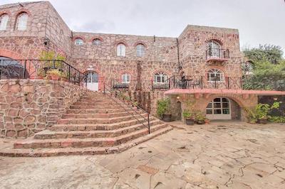 او وای او هتل کازا دل گوبرنادور