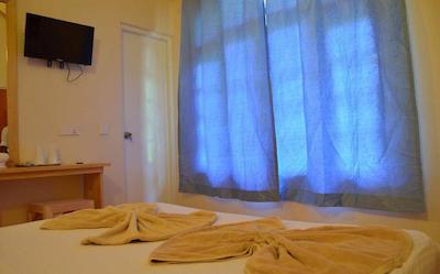 لوکال آیلند این