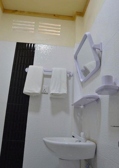 لوکال آیلند این