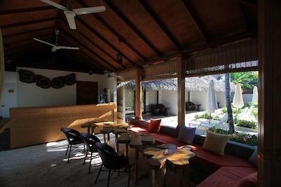 لوکال آیلند این