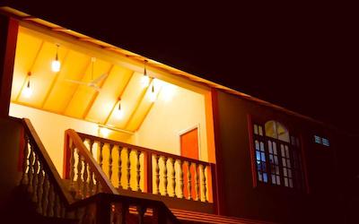 لوکال آیلند این